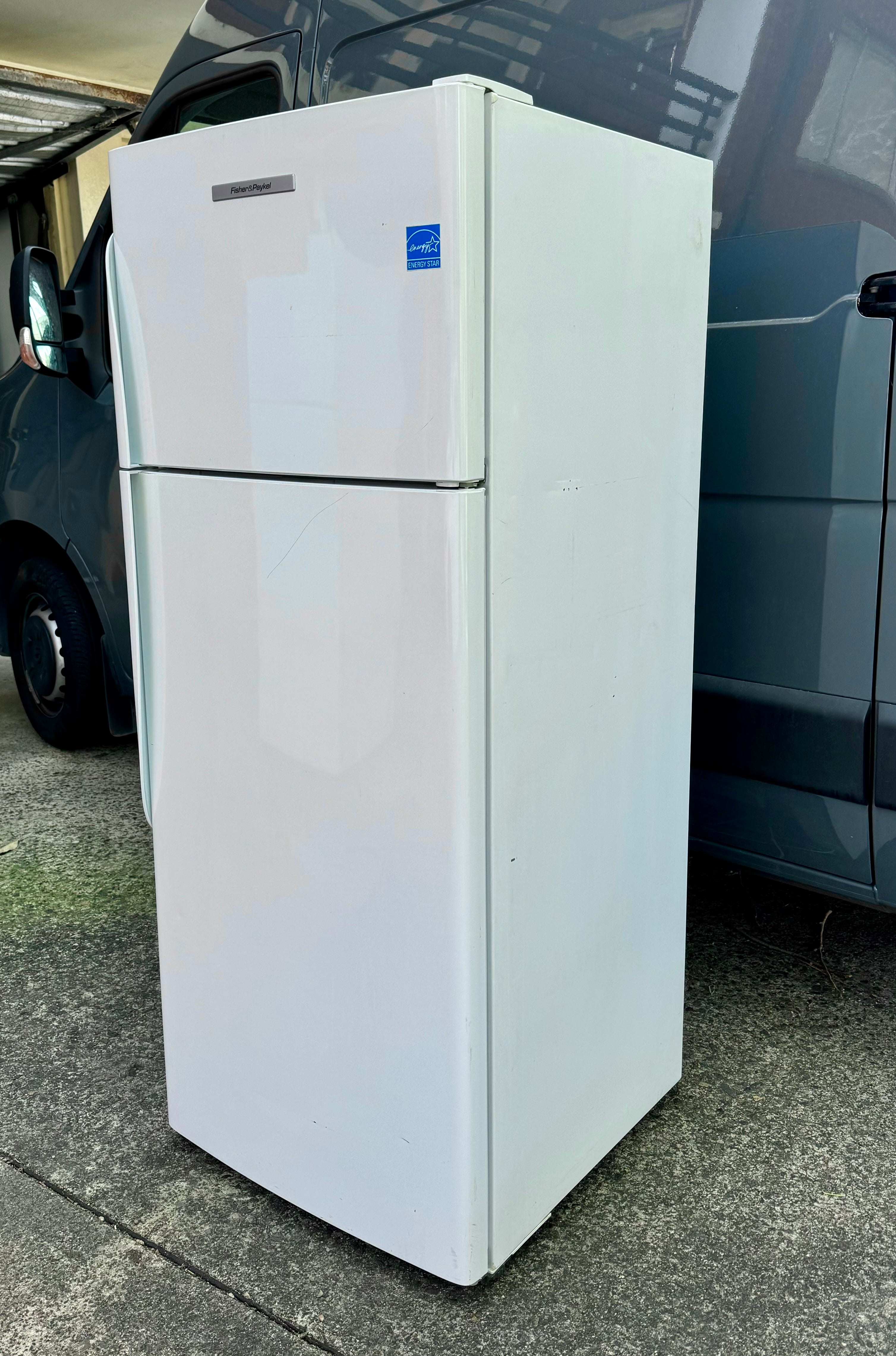 E381TRT Fisher & Paykel 380 L Top Mount Fridge Freezer