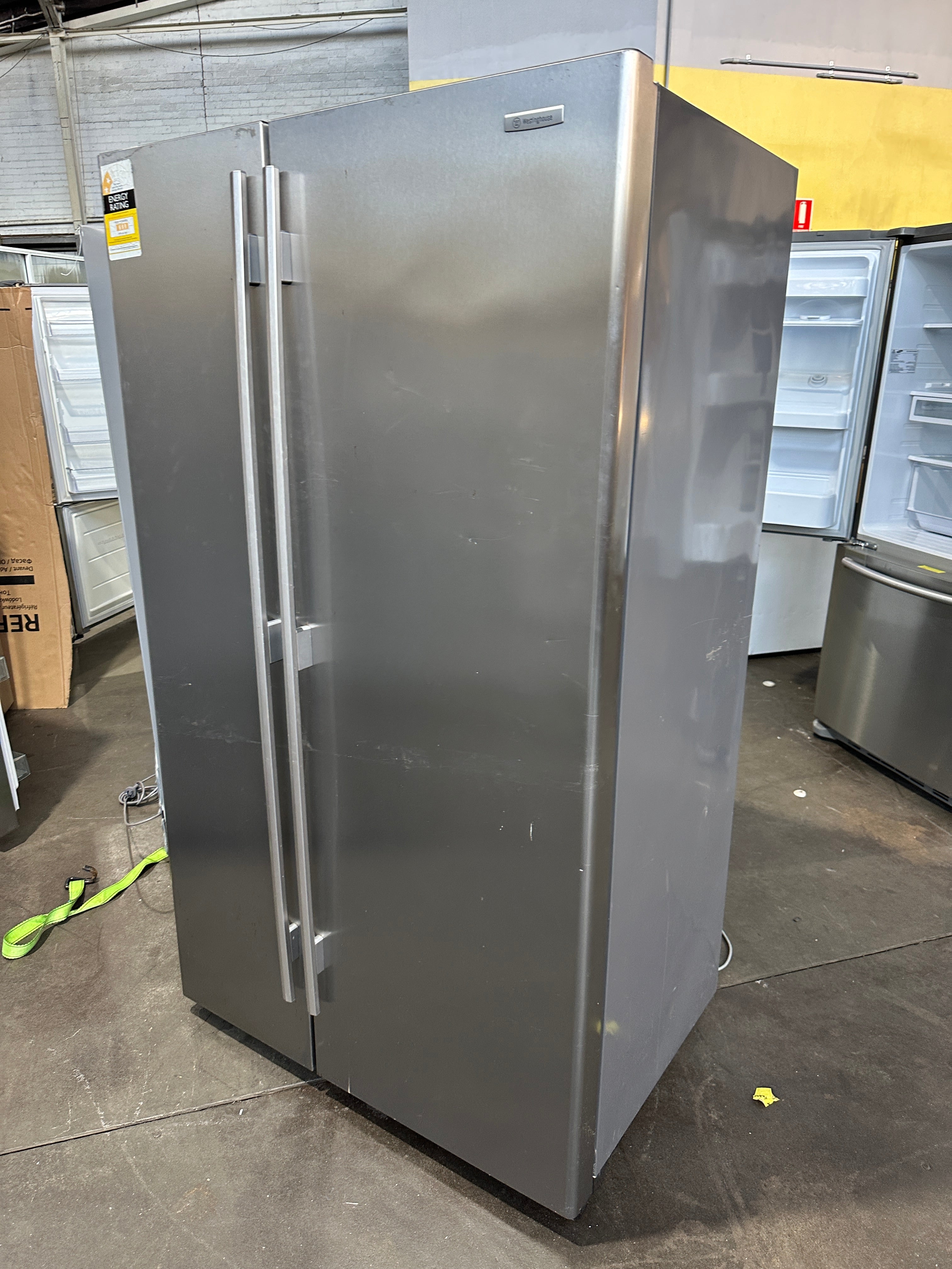 700 L Westinghouse WSE700SA Stainless Side By Side Refrigerator
