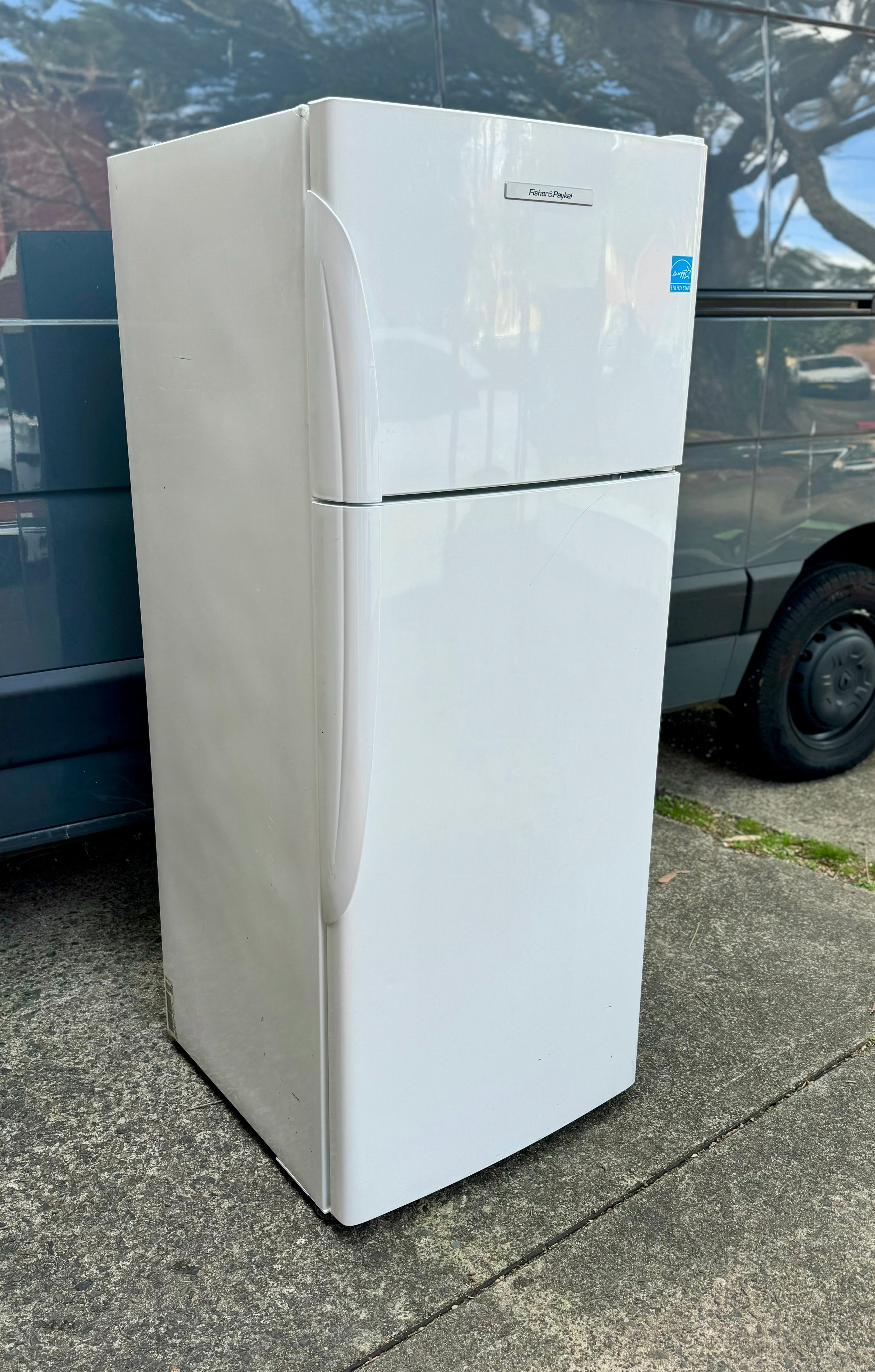 E381TRT Fisher & Paykel 380 L Top Mount Fridge Freezer