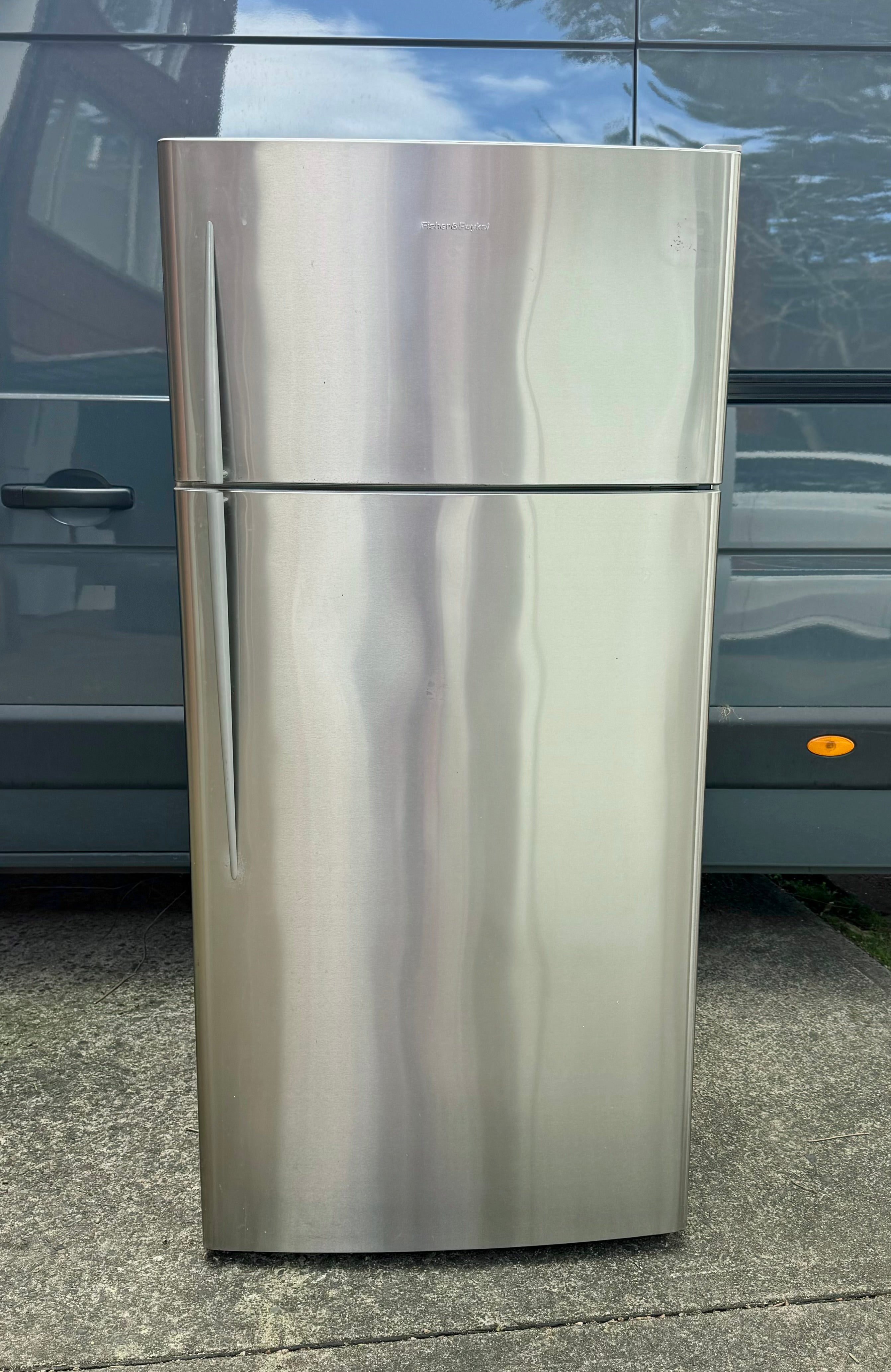 Fisher & Paykel E521T Freezer on top fridge 517L