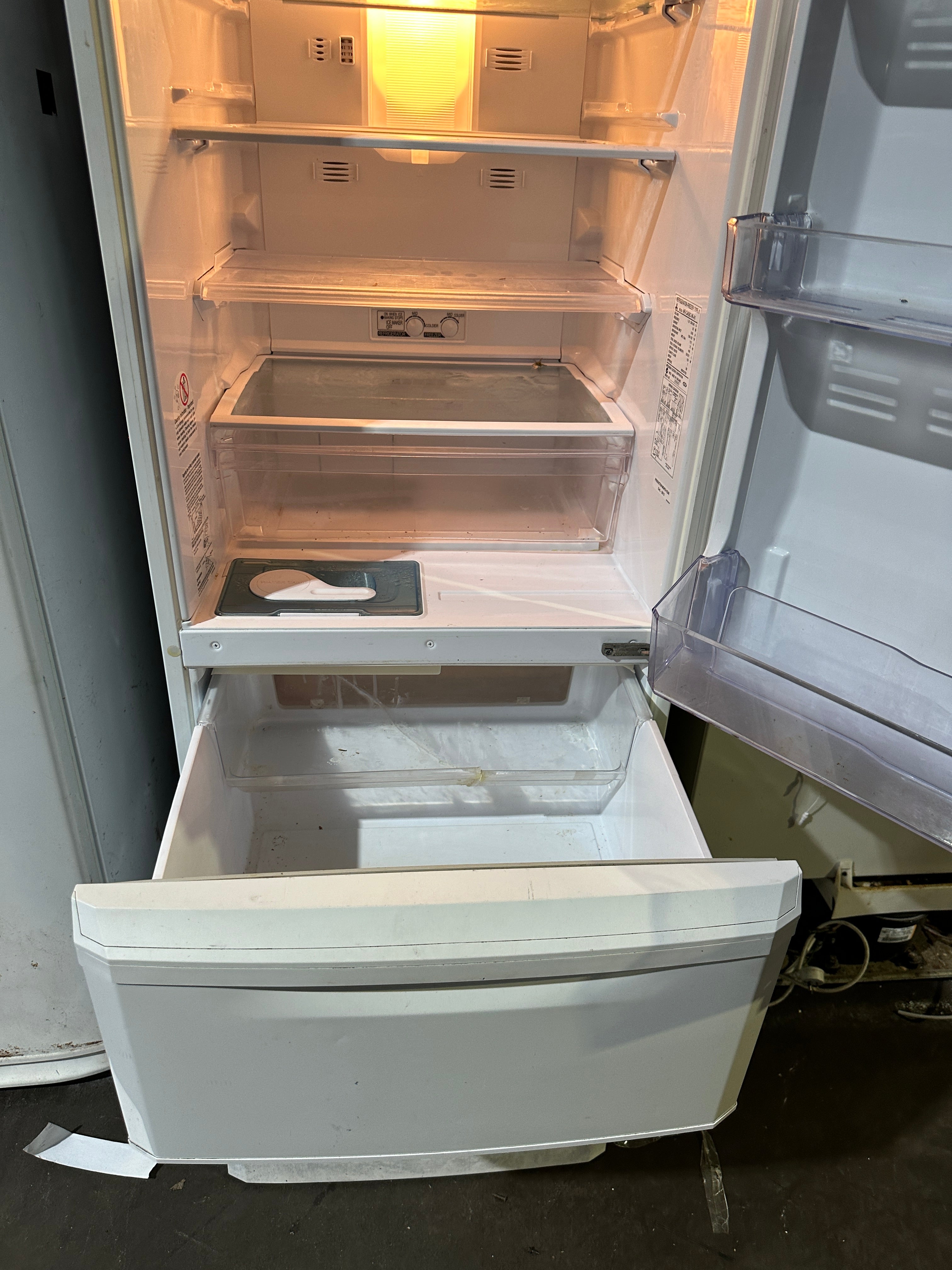 MR-C405C-W-A1 Mitsubishi 406 L bottom mount fridge freezer
