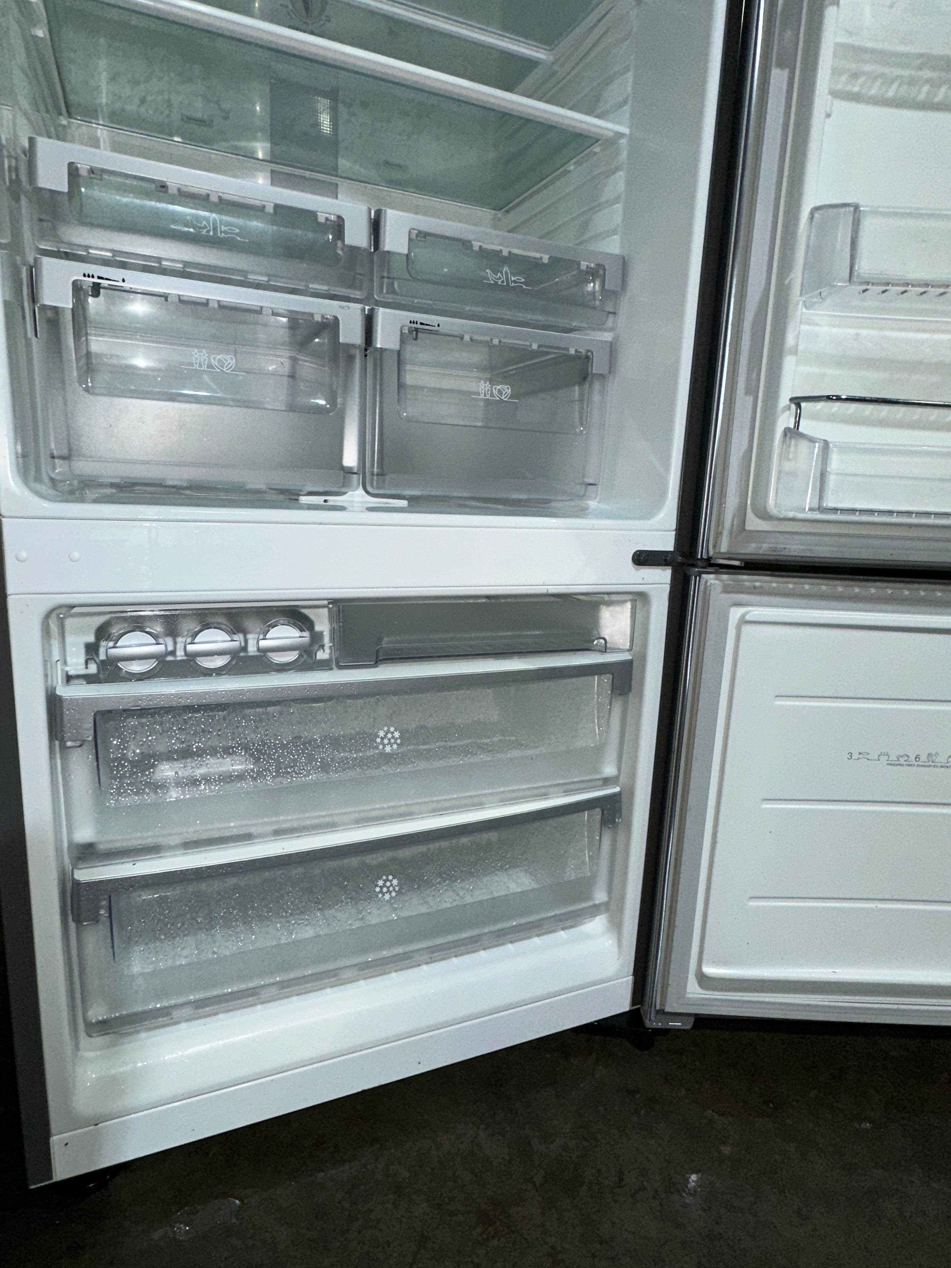 Electrolux 510 L Bottom Mount Refrigerator EBM5100SC-R - Sydney Appliances Outlet