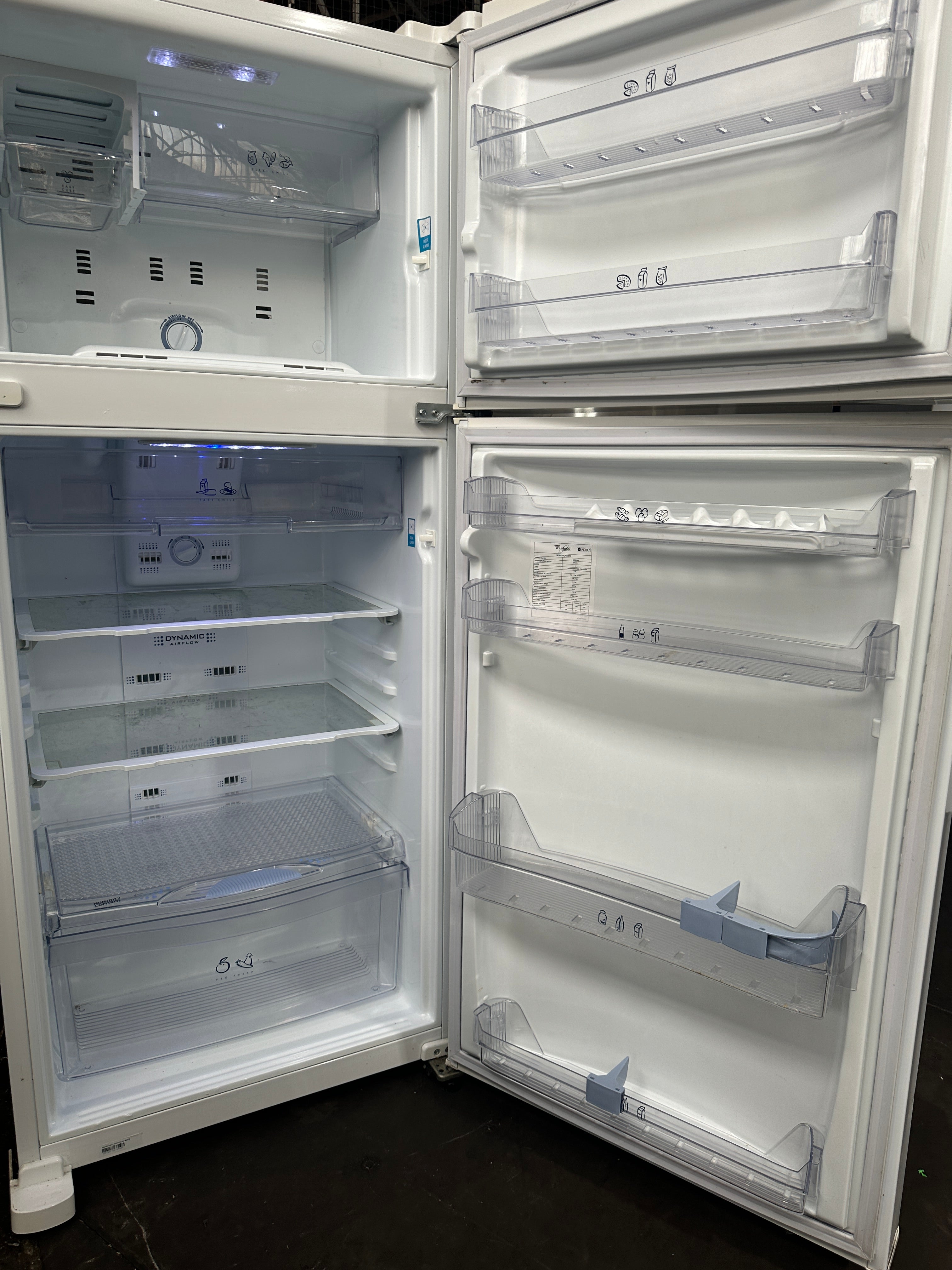 WRIT41 Whirlpool 410 L top mount fridge freezer