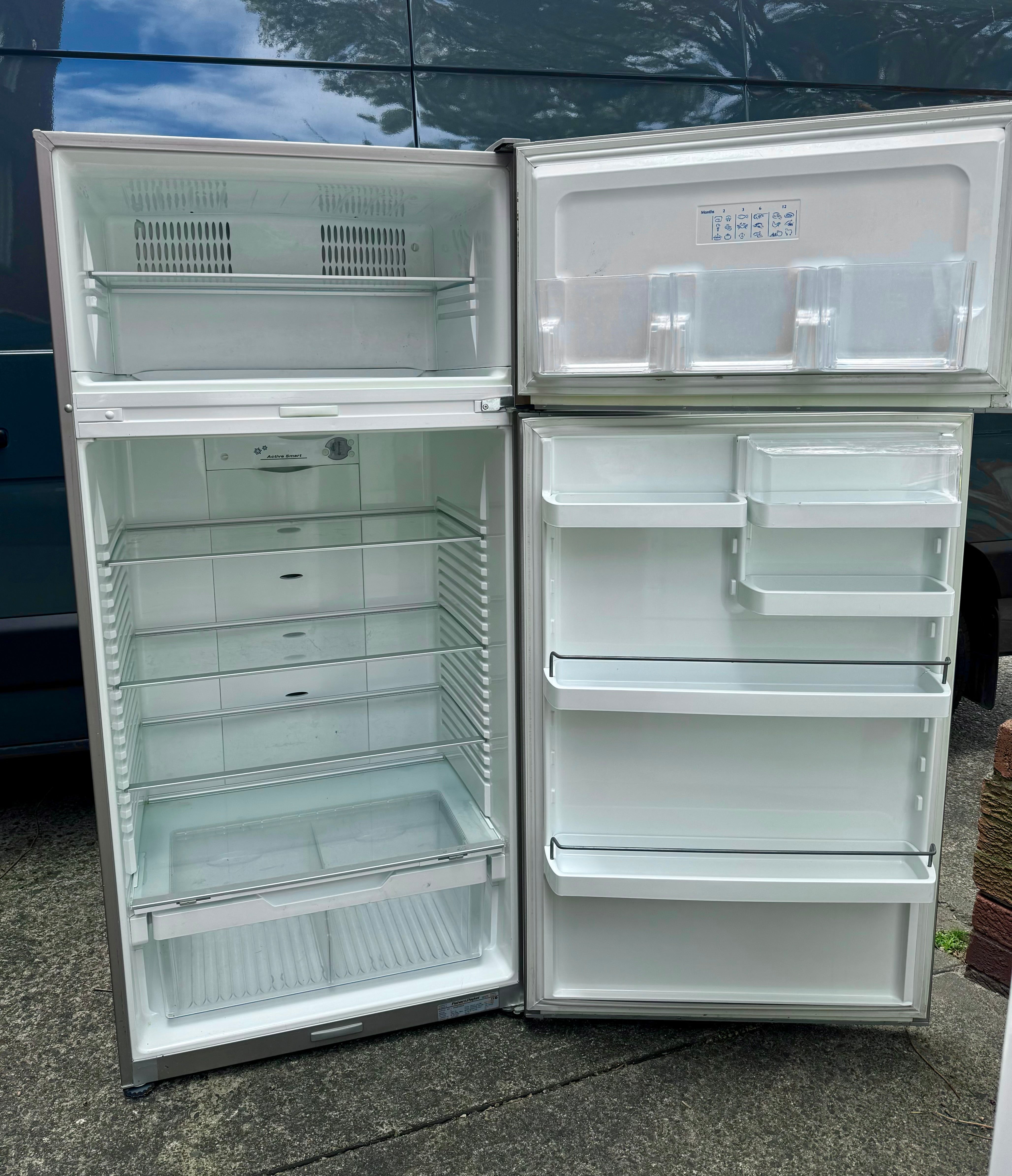 Fisher & Paykel E521T Freezer on top fridge 517L