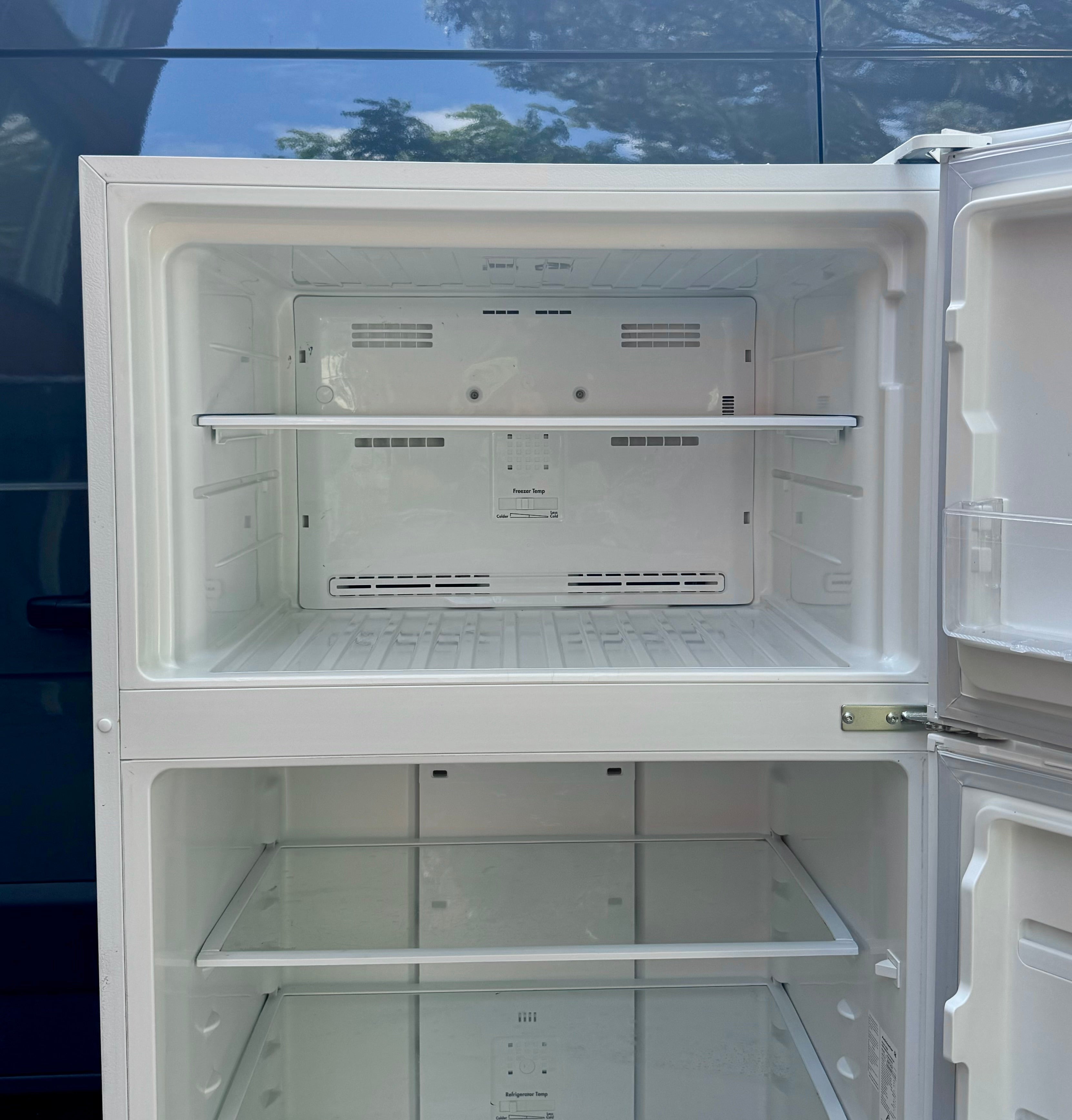 KTM5402WA Kelvinator Top Mount Fridge