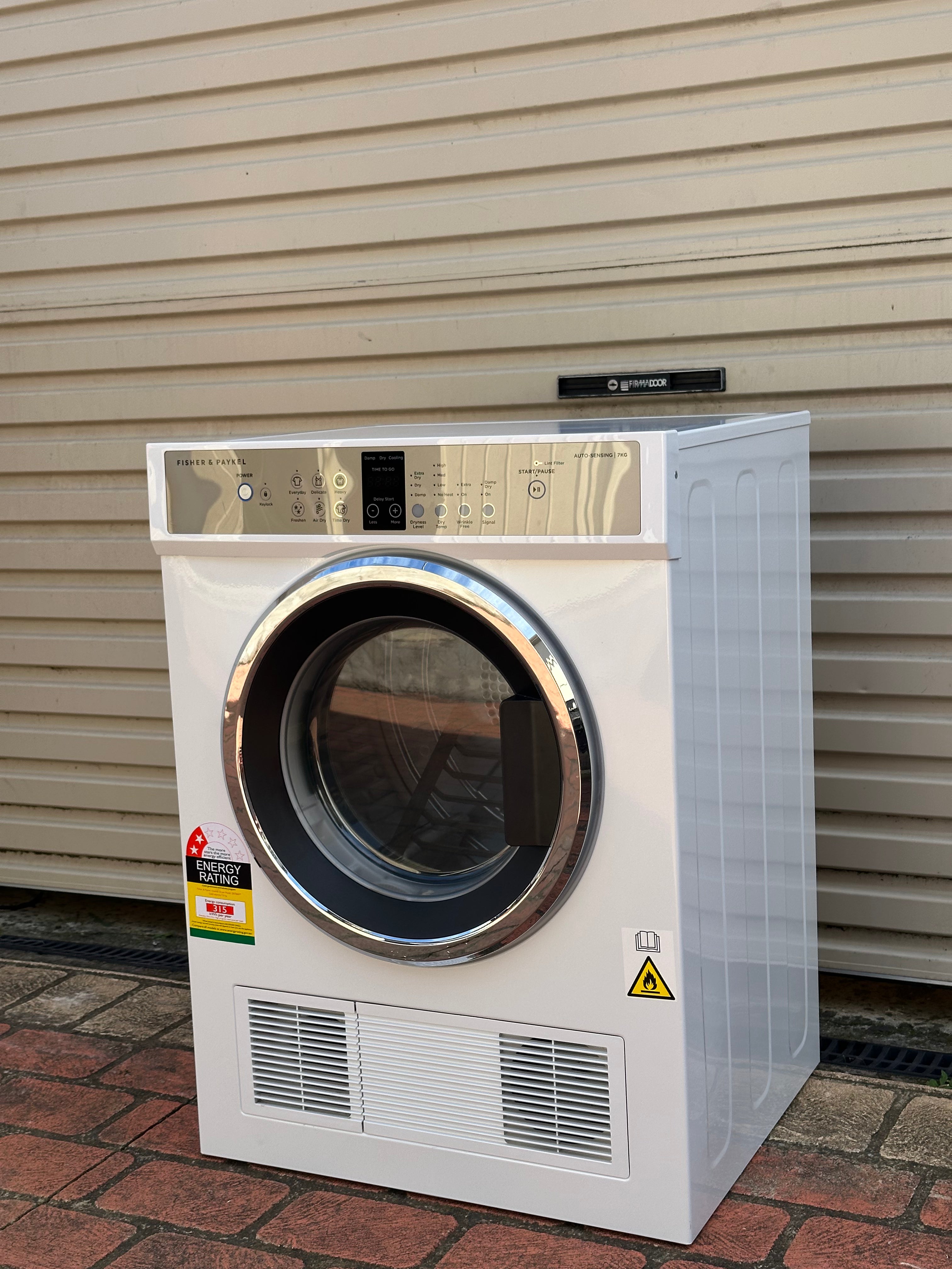 Fisher & Paykel Series 5 7kg Vented Dryer DE7060G2